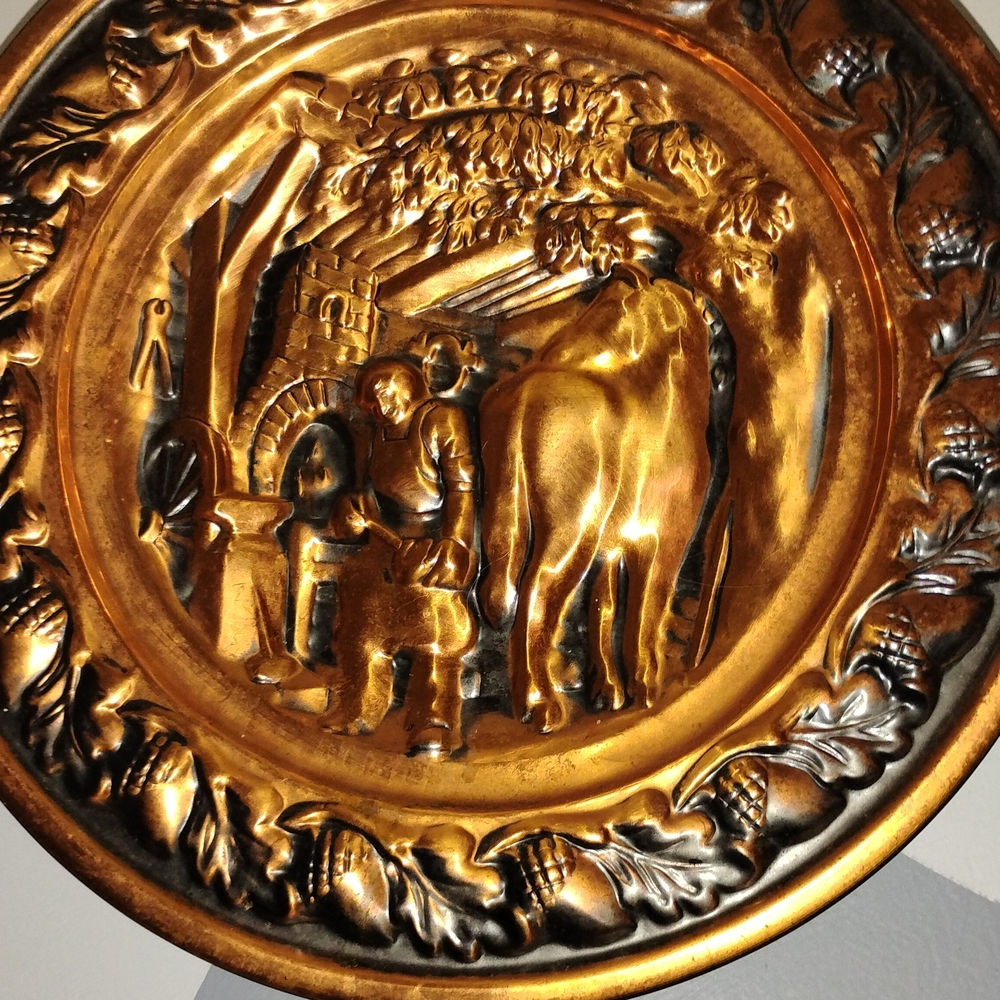 Decorative Gold Wall Plate